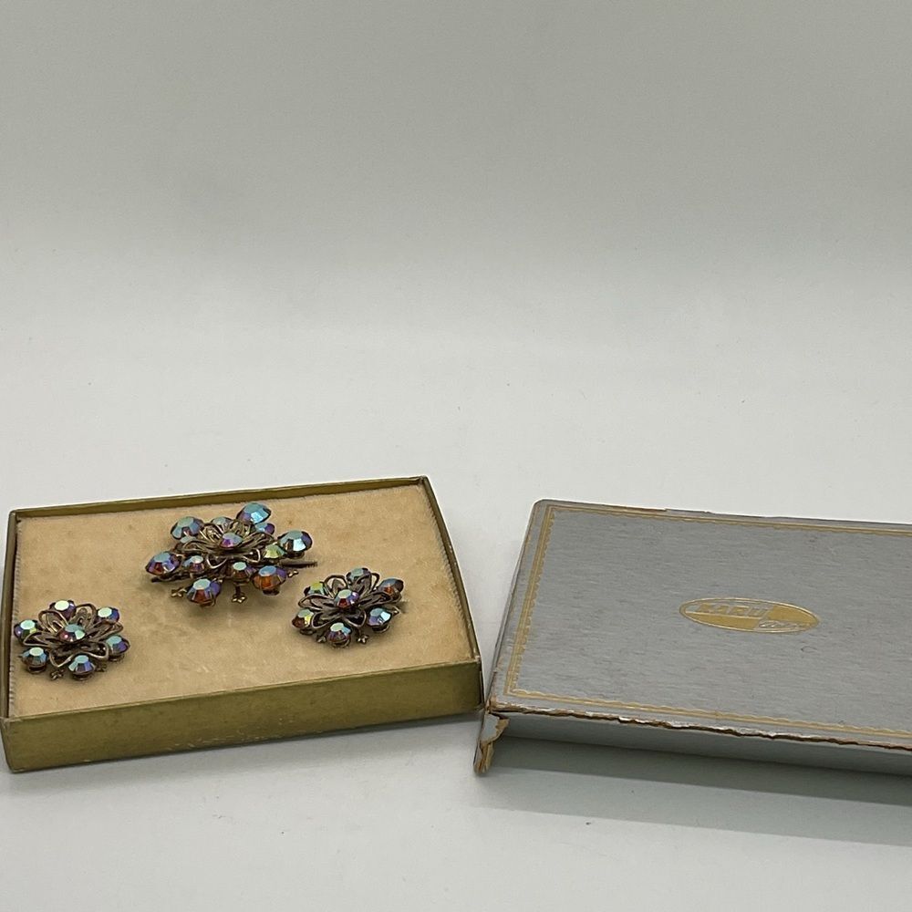 Vintage Karu Floral Jewelry Set with Iridescent Stones